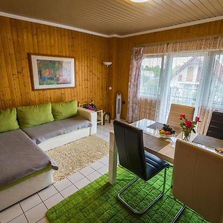 Joli Guesthouse Ordacsehi Экстерьер фото