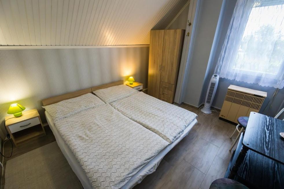 Joli Guesthouse Ordacsehi Экстерьер фото