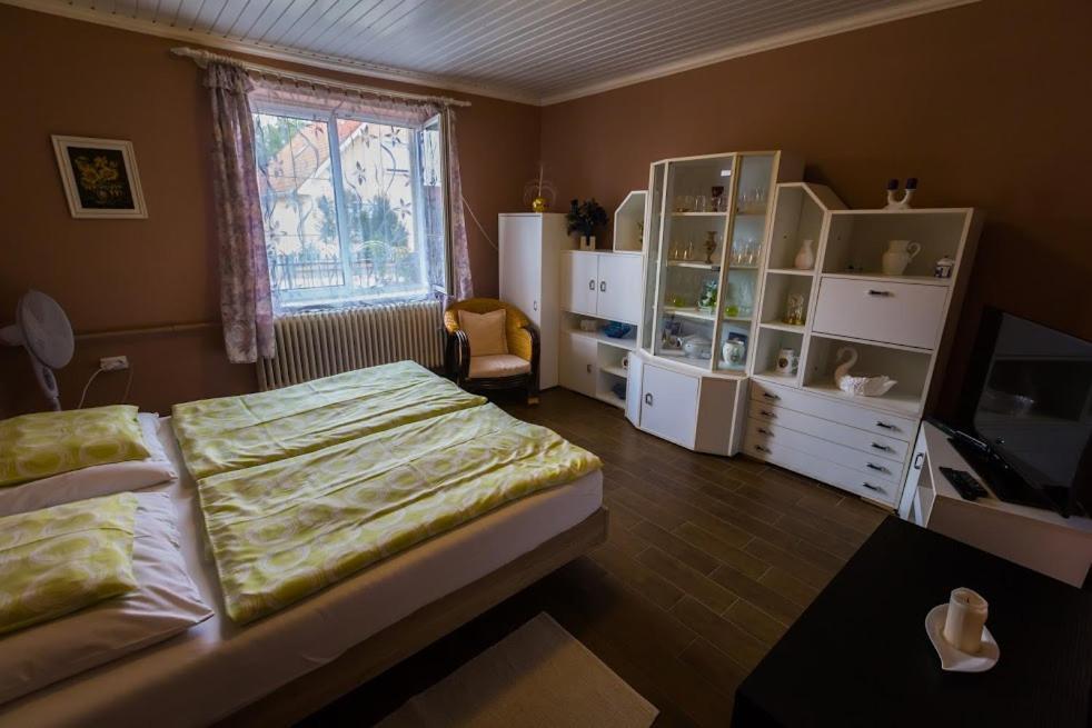 Joli Guesthouse Ordacsehi Экстерьер фото